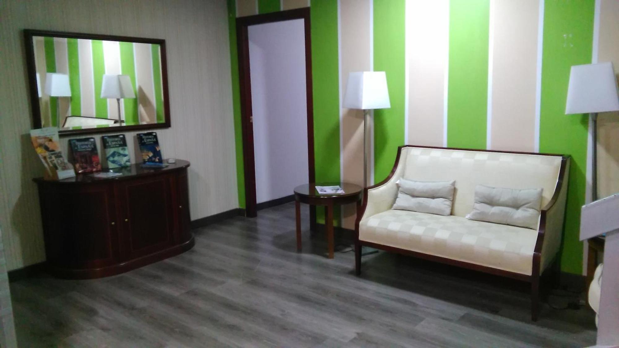 Hotel Nuevo Ara Caces 외부 사진