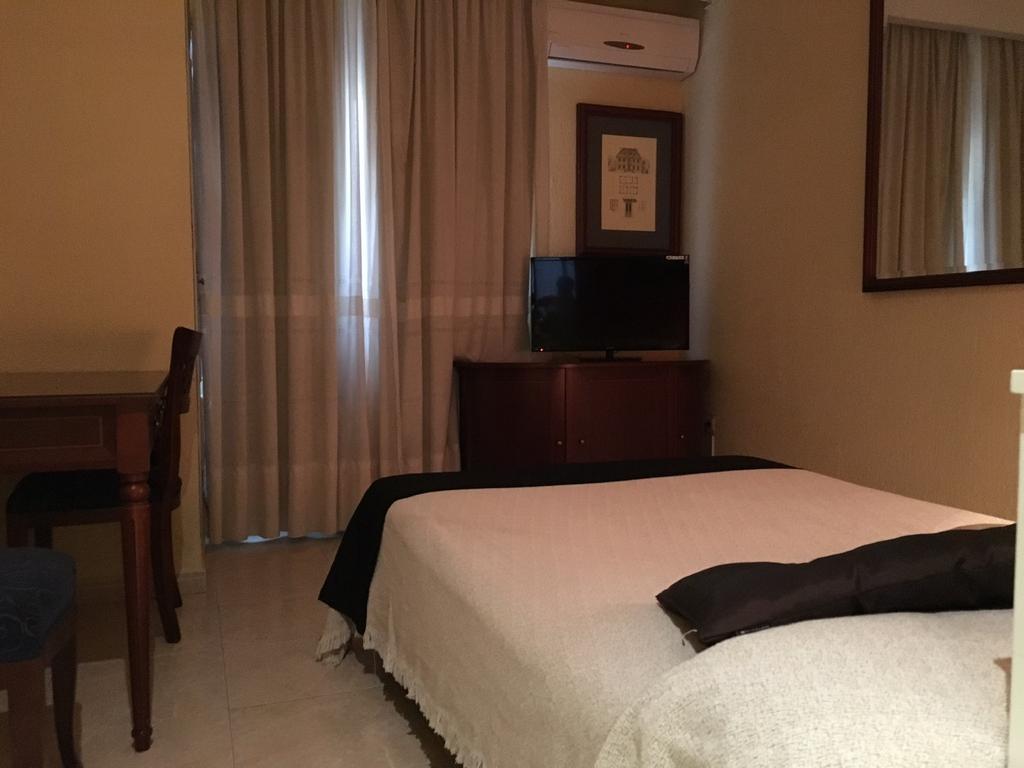 Hotel Nuevo Ara Caces 외부 사진