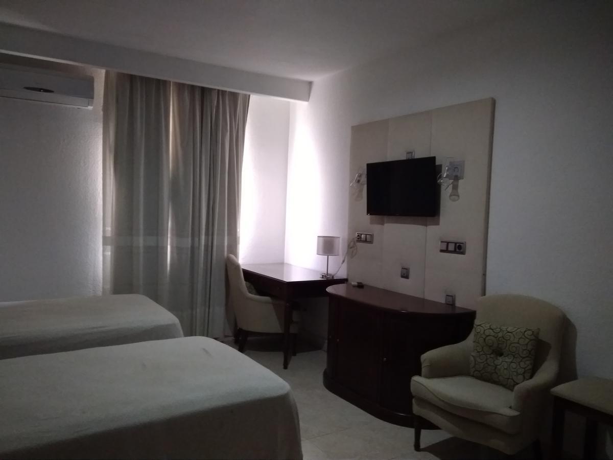 Hotel Nuevo Ara Caces 외부 사진