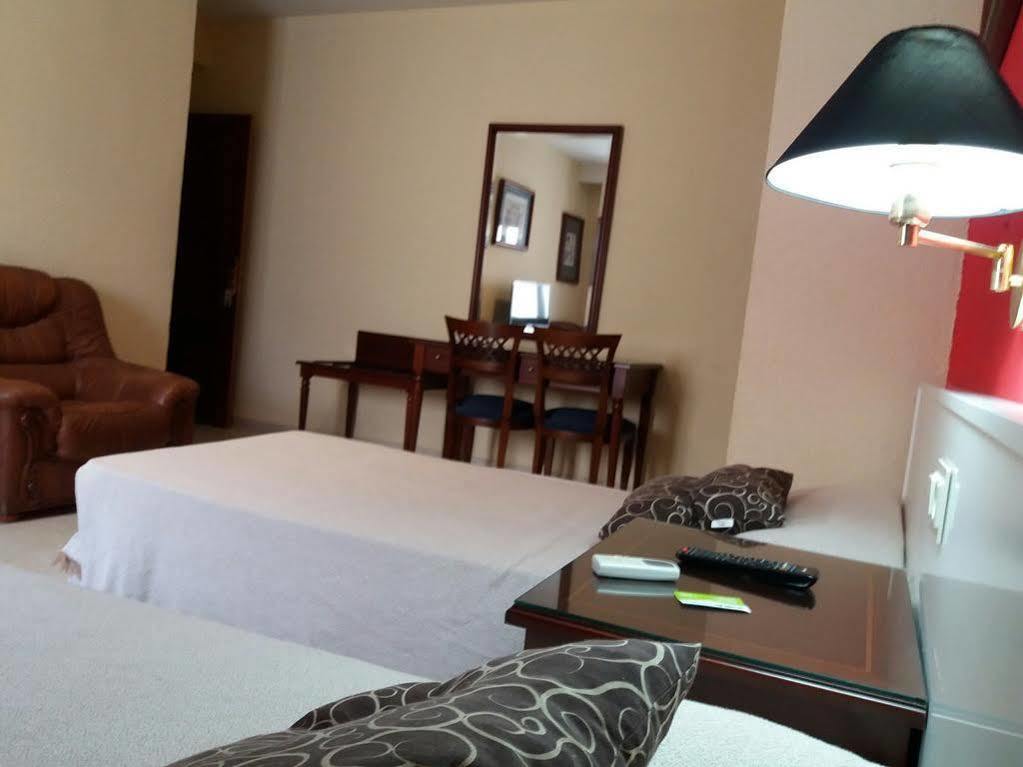 Hotel Nuevo Ara Caces 외부 사진