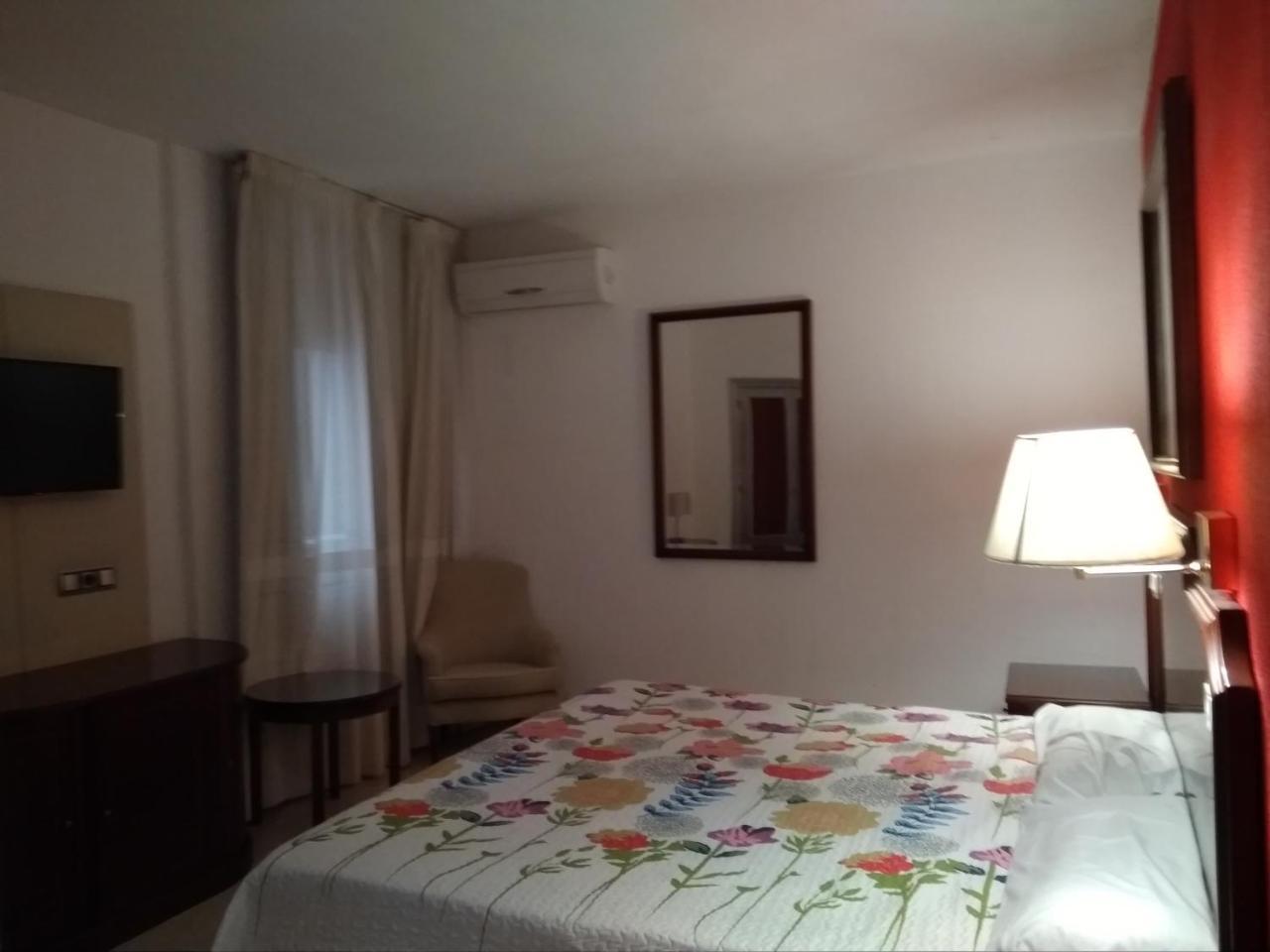 Hotel Nuevo Ara Caces 외부 사진