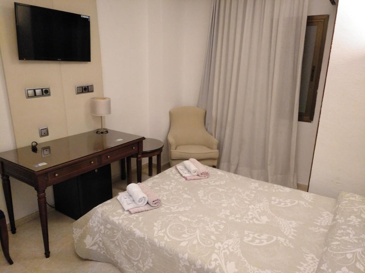 Hotel Nuevo Ara Caces 외부 사진